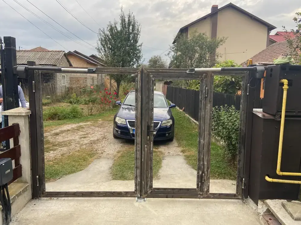 Execuţie montaj AUTOMATIZARE POARTĂ BATANTĂ MOTORLINE