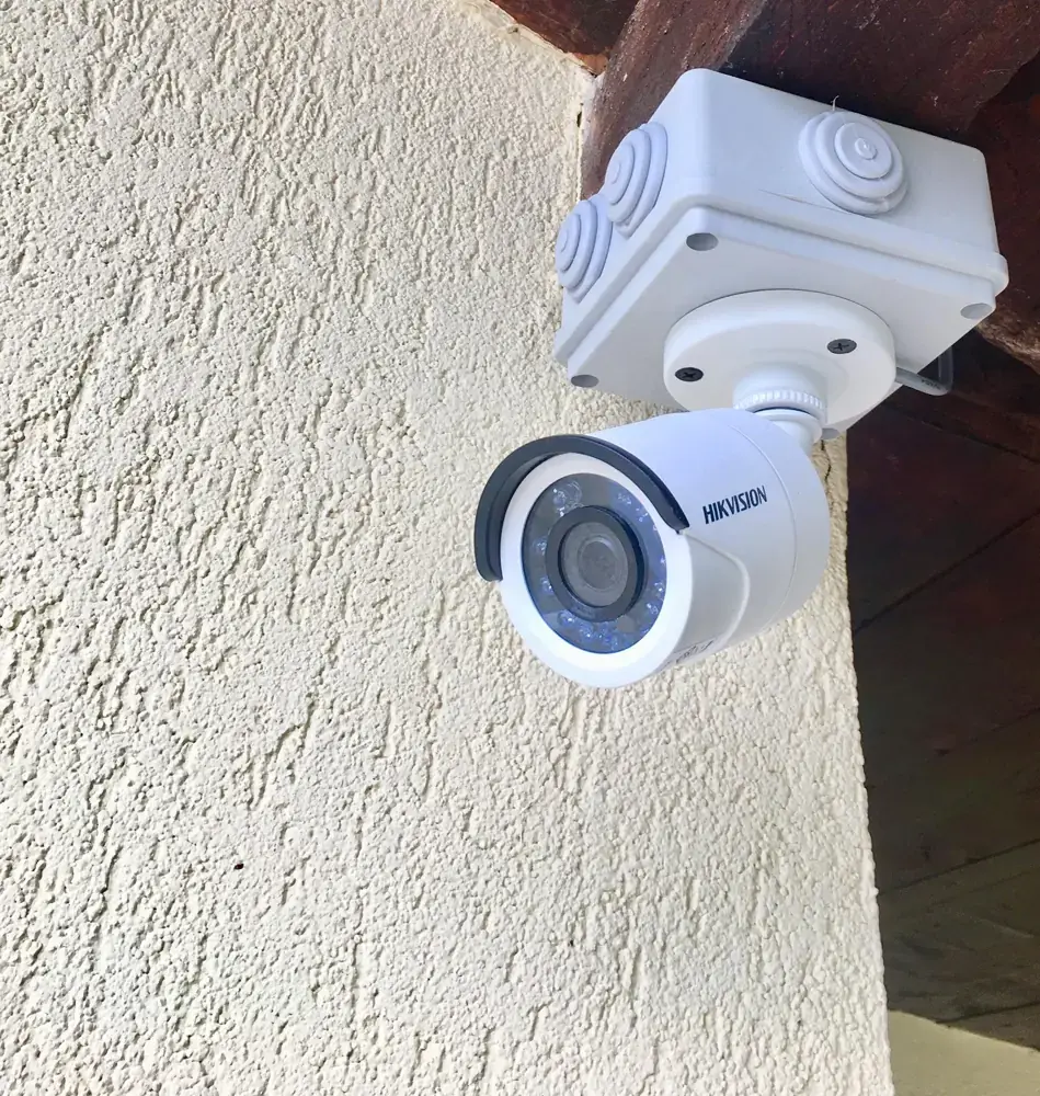 Execuție montaj sistem supraveghere Hikvision – Braniştea