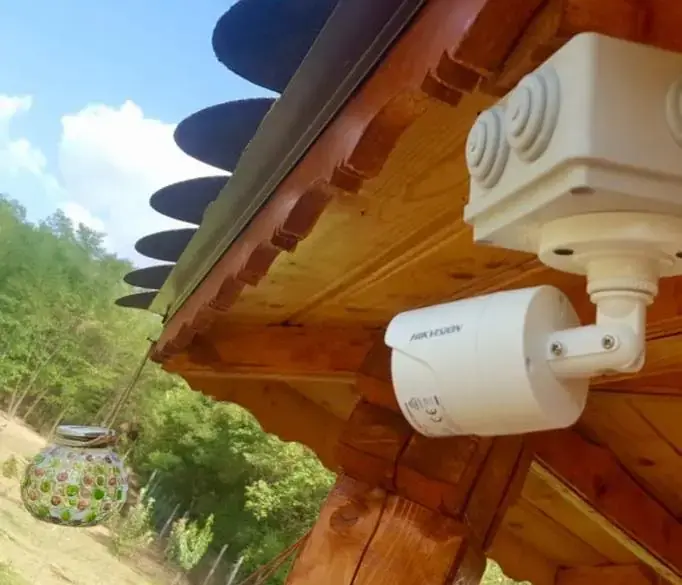Execuție montaj sistem supraveghere Hikvision – Parc Costești Argeș