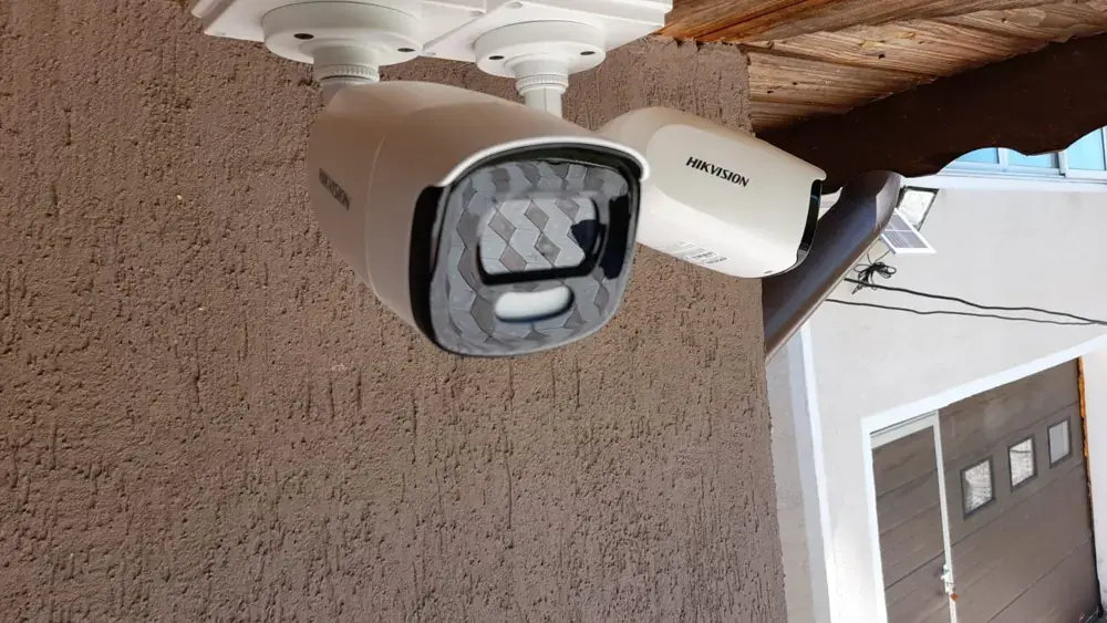 Execuție montaj sistem supraveghere video HIKVISION ColorVu – Dambovita