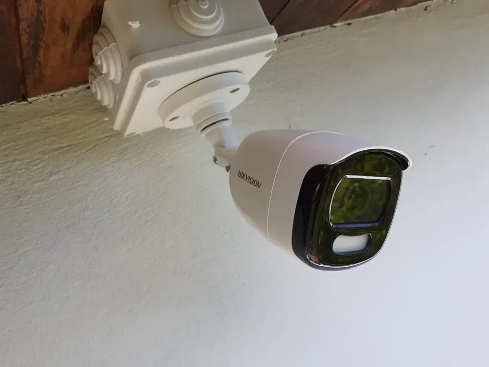 Execuție montaj sistem supraveghere video HIKVISION ColorVu – Mereni, Dambovita