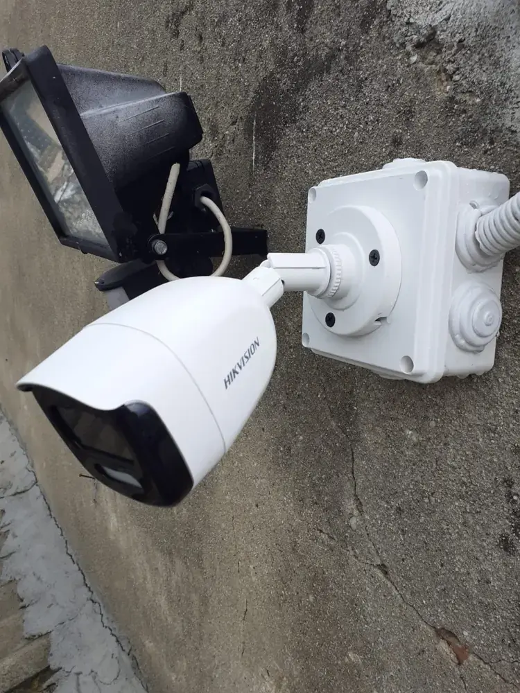 Execuție montaj sistem supraveghere video HIKVISION FullHD – Crizbav, Brașov