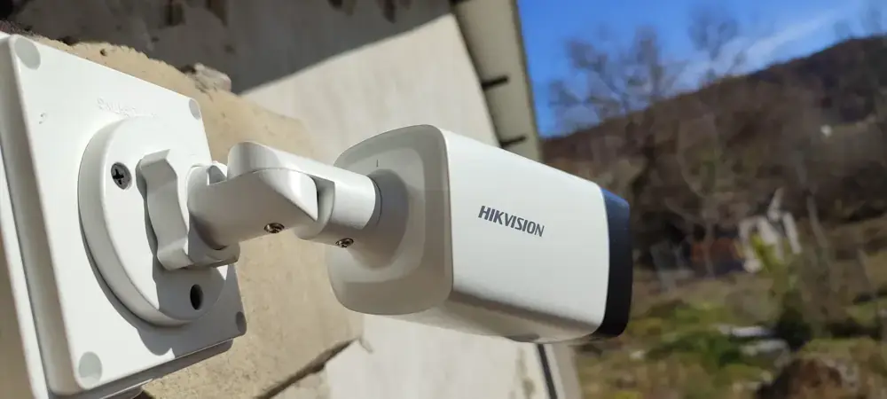 Execuție montaj sistem supraveghere video HIKVISION – Vulcana Pandele, Dambovita