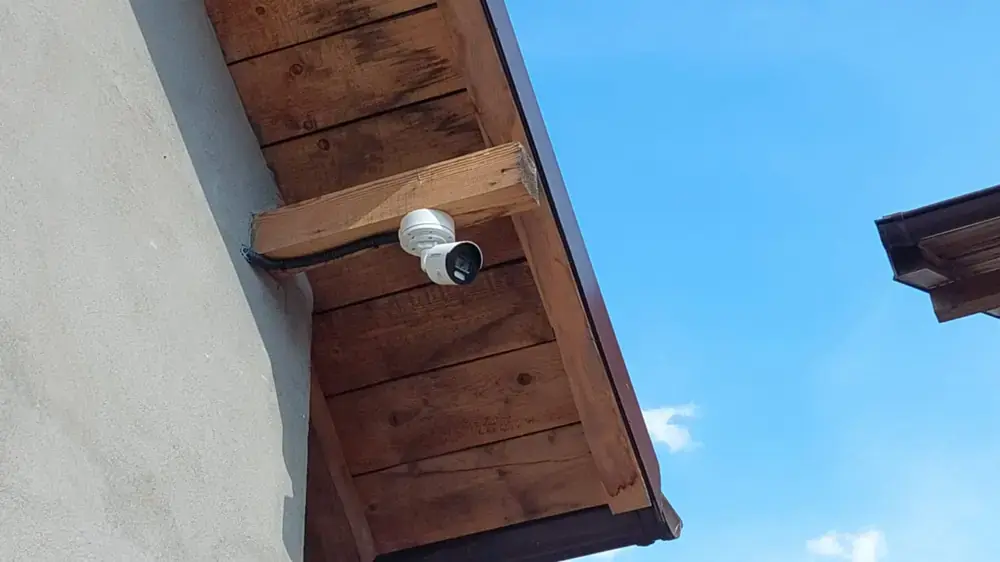 Execuție montaj sistem supraveghere video IP HIKVISION – Bratesti, Dambovita