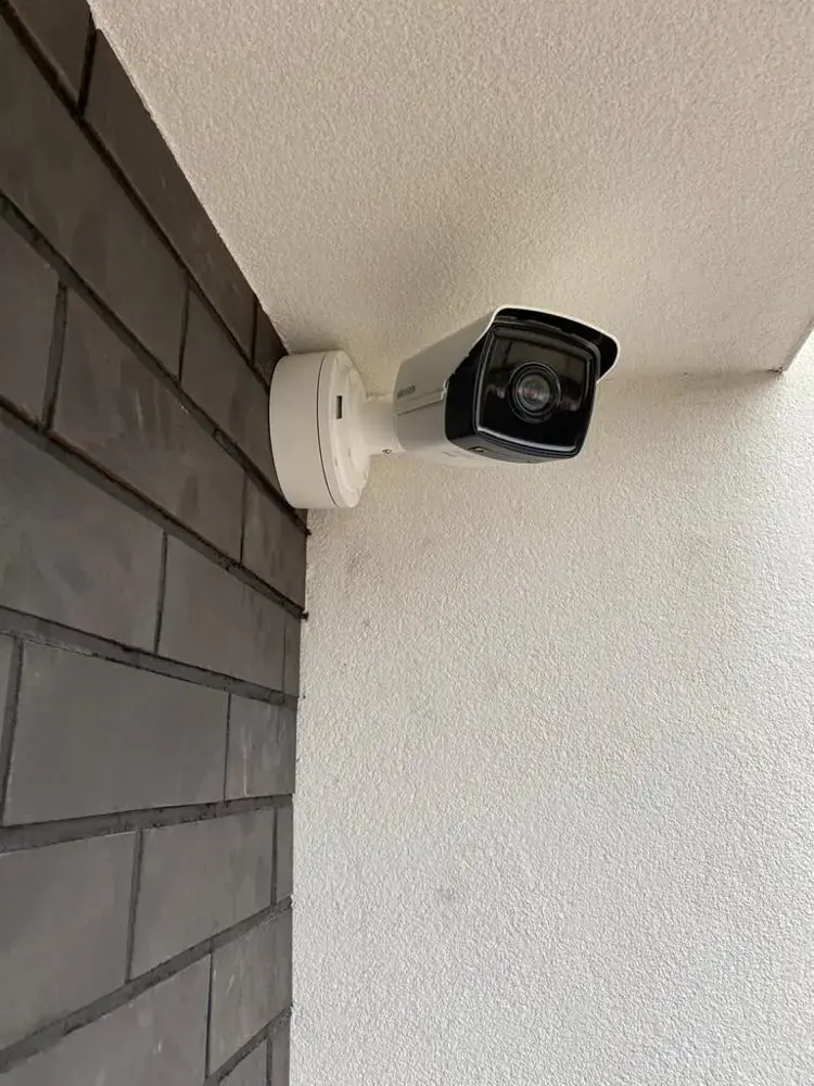 Execuție montaj sistem supraveghere video IP Hikvision – București