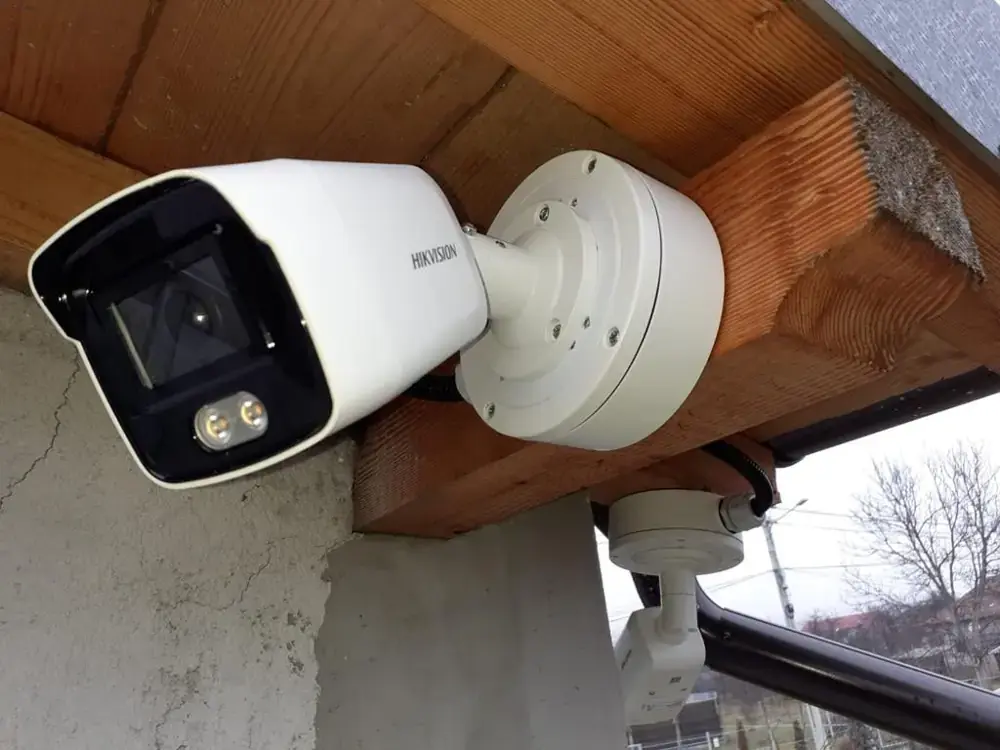 Execuție montaj sistem supraveghere video IP HIKVISION – Schitu Golești, Argeș