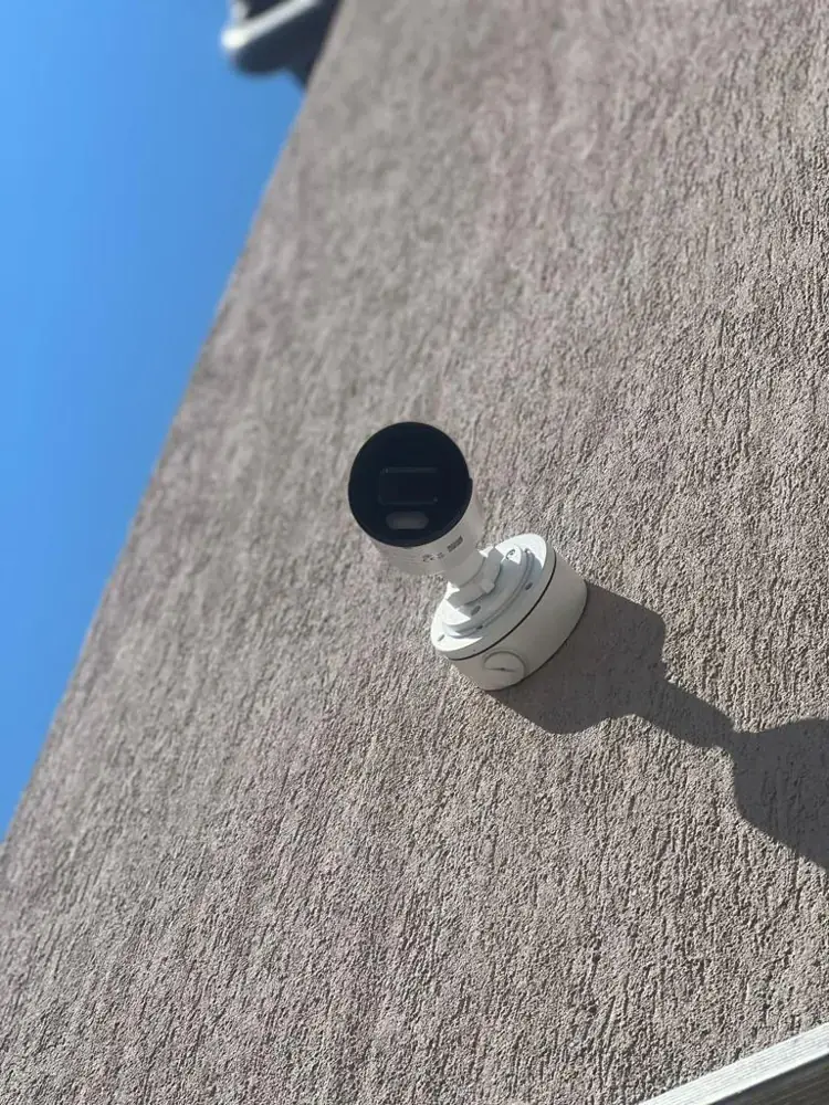Execuție montaj sistem supraveghere video IP HIKVISION – Targoviste, Dambovita