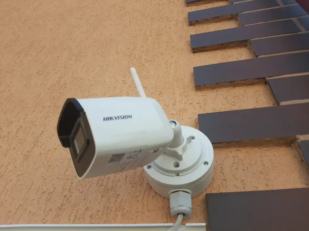 Execuție montaj sistem supraveghere video IP Wi-Fi Hikvision – Targoviste