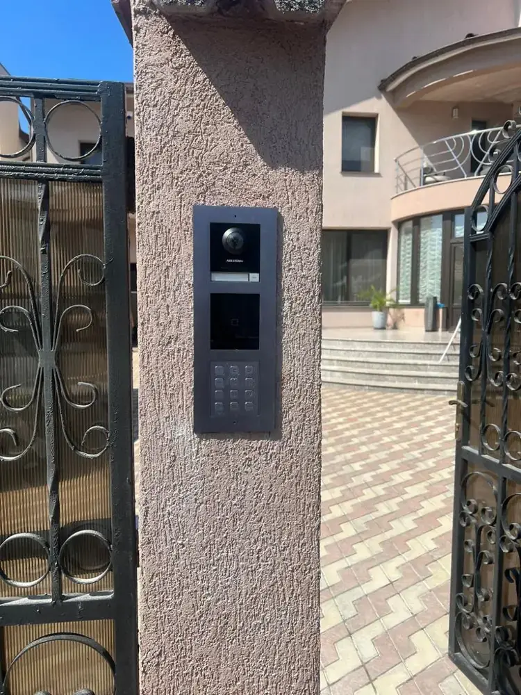 Videointerfon Hikvision – Targoviste, Dambovita