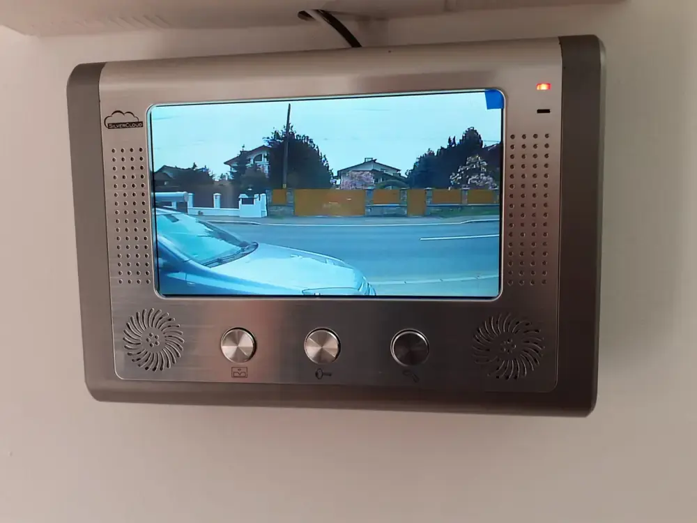 Videointerfon Silver Cloud – Dambovita